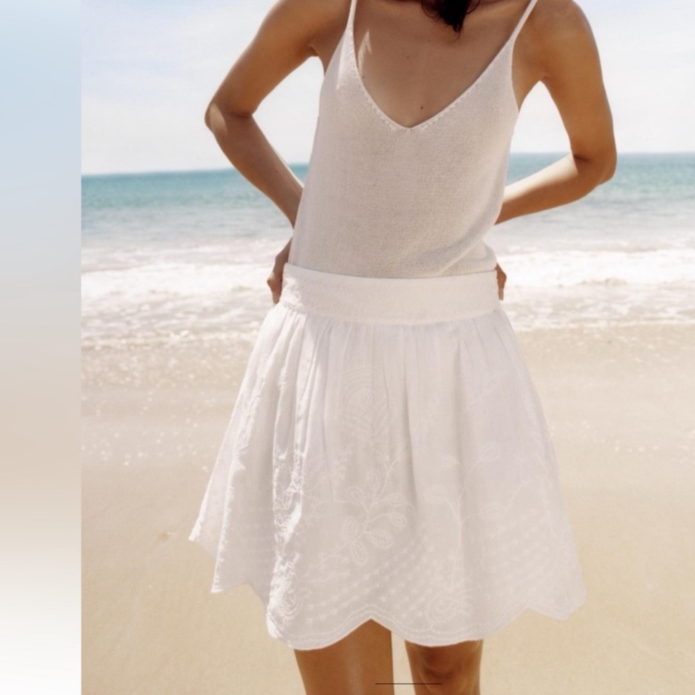 ZARA White Embroidered Circle Mini Skirt